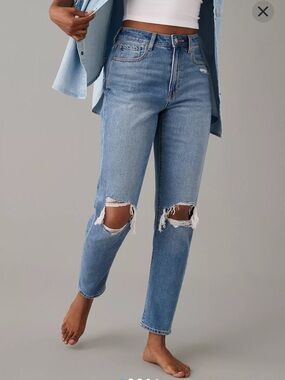 American Eagle High Rise Ripped Mom Jeans Light Wash Size 0